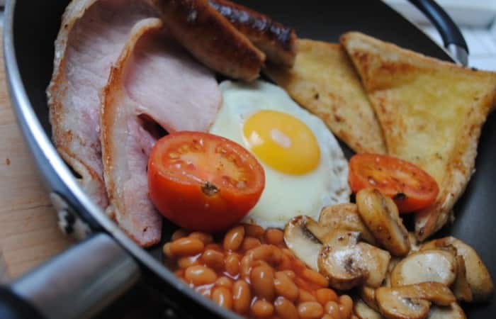 student-fry-up-full-english-3-700x450